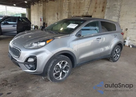 2021 Kia Sportage Lx z USA, uszkodzony, nr VIN KNDPMCAC7M7881791
